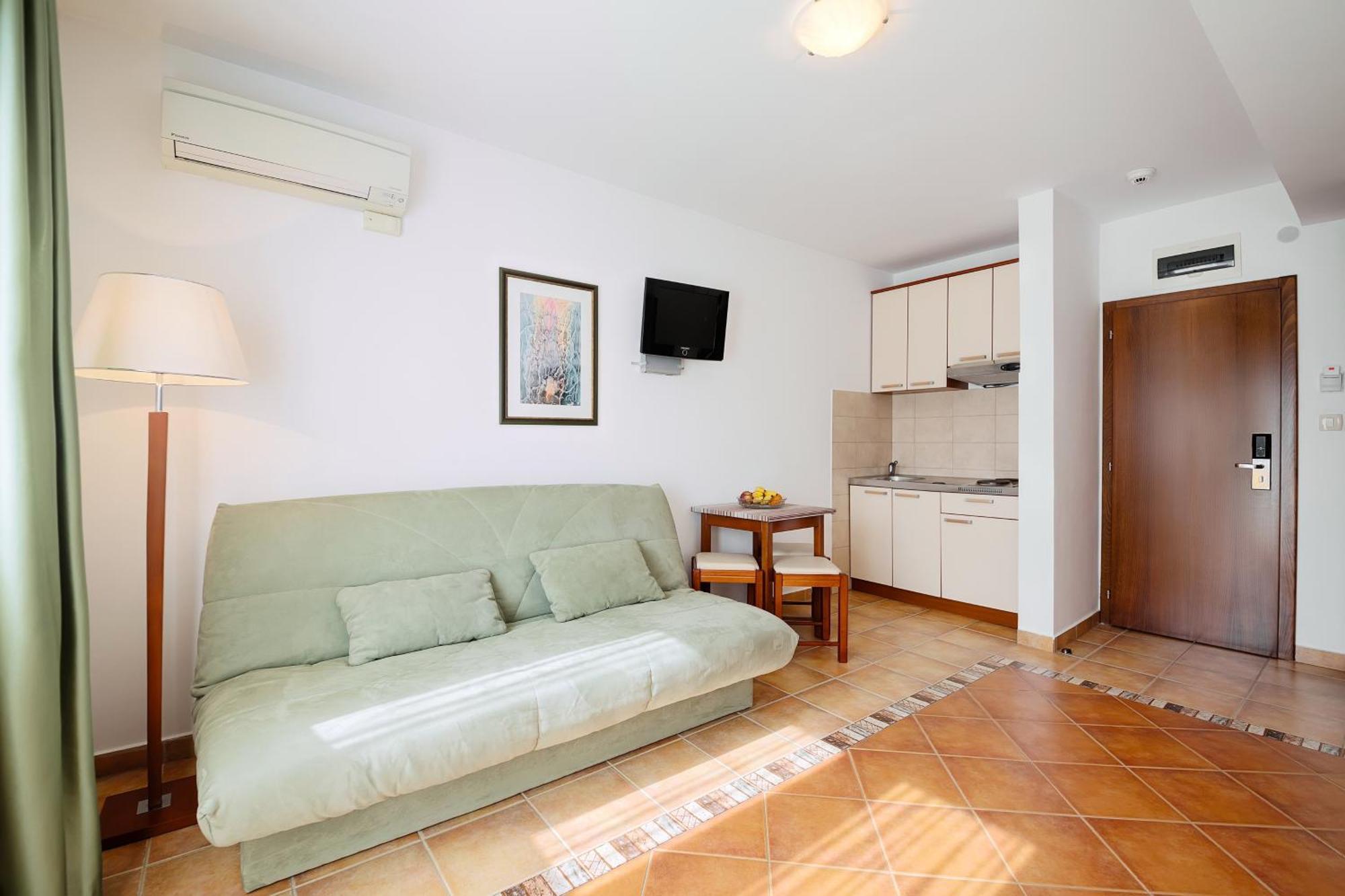 Ivona Apartment *